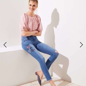 CURVY PAINTED FLORAL FRAYED SKINNY JEANS